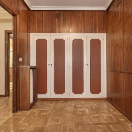 How to Pick the Best Wooden Moulding for Any Room